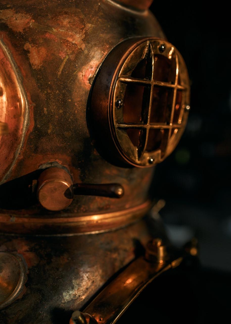 The Deep Diver Light